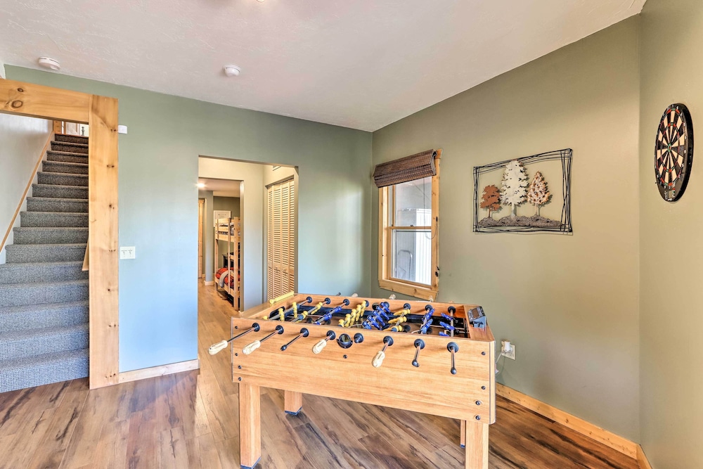 Spacious Ellijay Resort Home w Hot Tub - photo 8