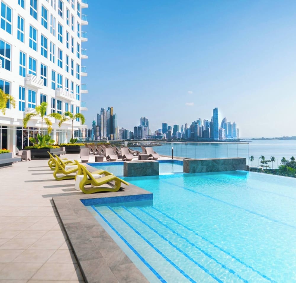 Balboa Avenue Sky Suites — 4-Star Luxury Hotel in Panama, Panama
