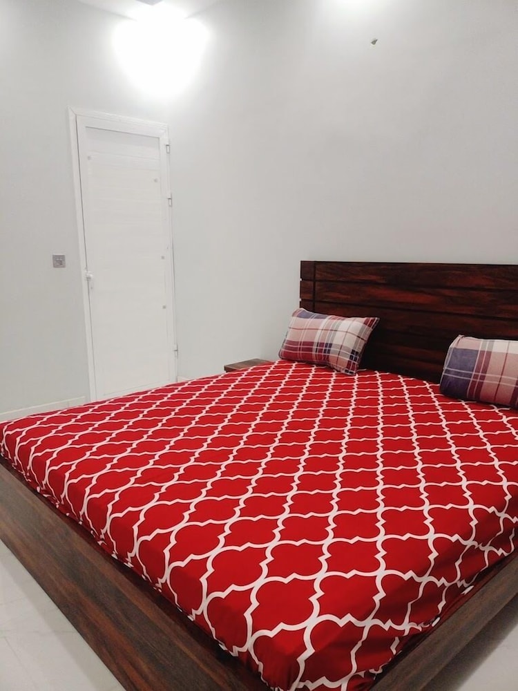 Rose Palace Hotel - last minute hotel in Karachi