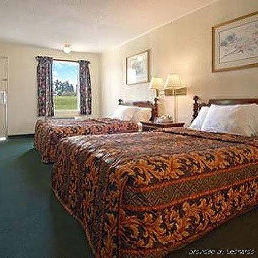 Interstate Inn Johnson City - photo 7