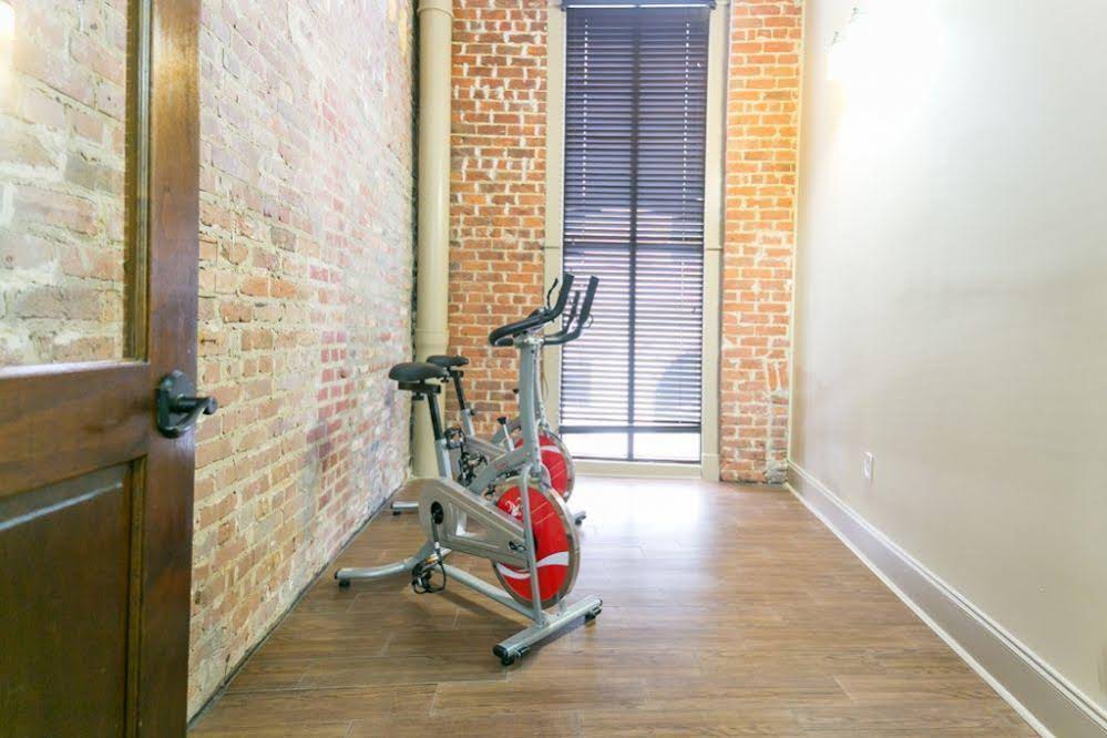 Hosteeva Baronne Street Suites - photo 10