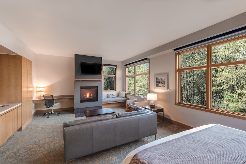 Cedarbrook Lodge - photo 8