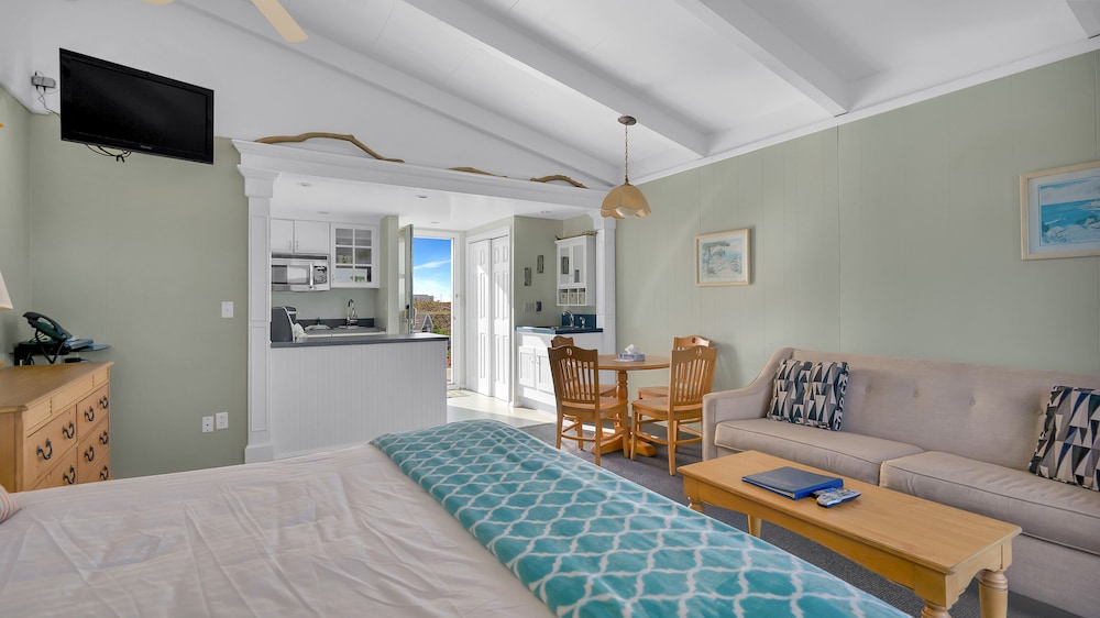 Driftwood Resort - photo 180