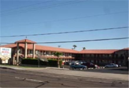Miles Motel - photo 3