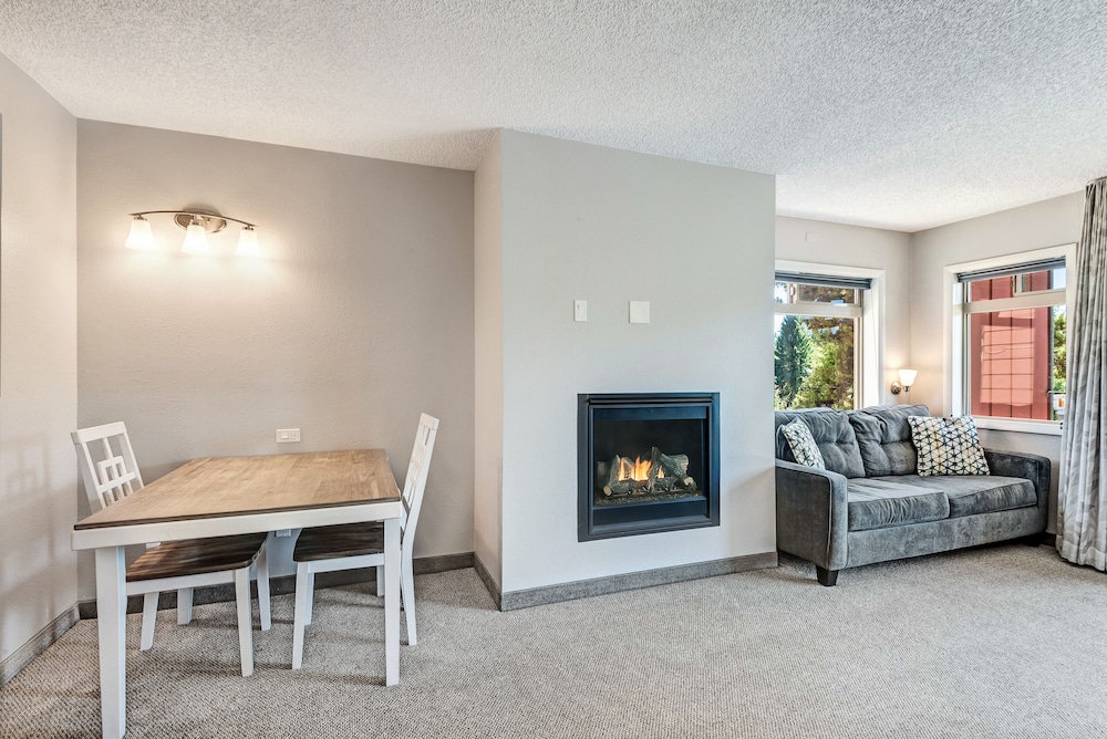Bend Riverside Inn & Suites - photo 80