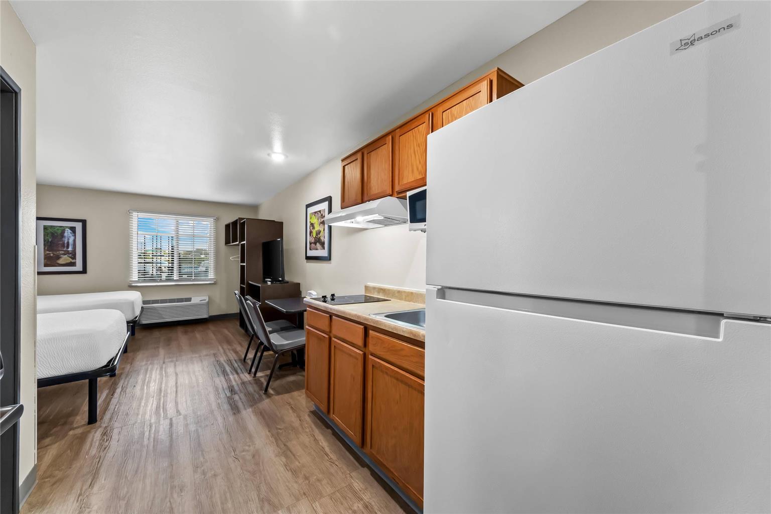 WoodSpring Suites San Antonio South - photo 13