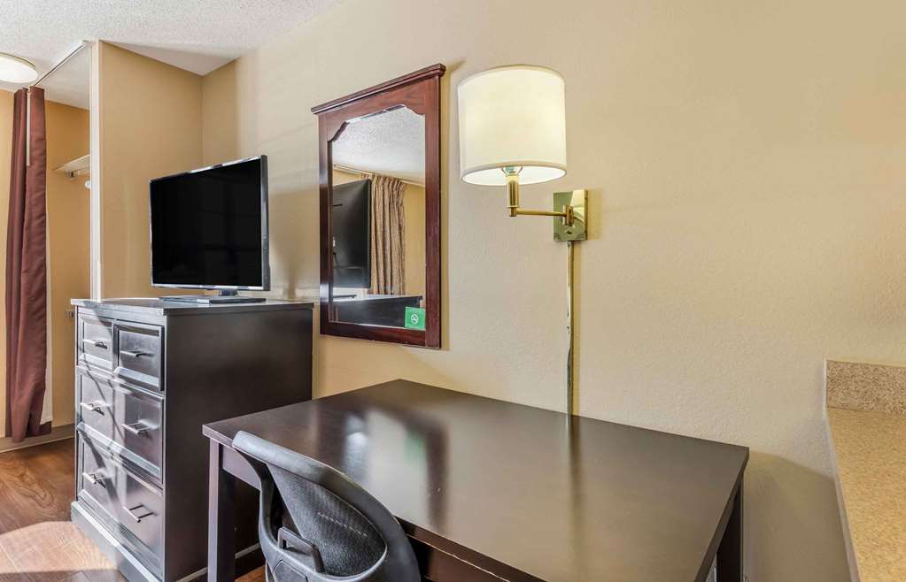 Extended Stay America Suites Minneapolis Maple Grove - photo 8