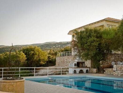 Armyra Villas Apartments with Sea Views & Shared Pool — 4-Star Luxury Hotel in Agios Nikolaos, Greece