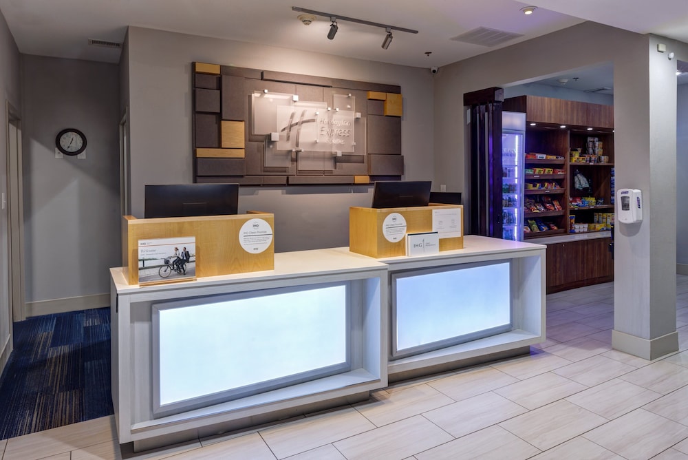 Holiday Inn Express & Suites Shelbyville Indianapolis by IHG - photo 56