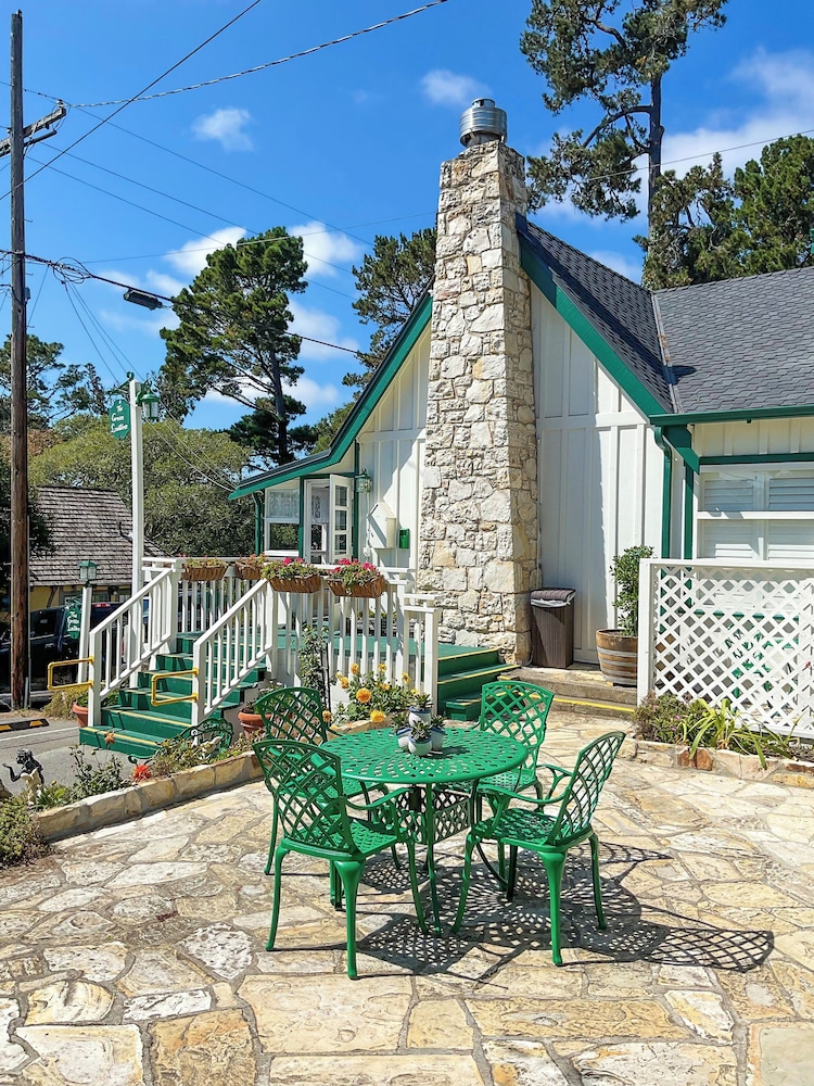 Carmel Green Lantern Inn - photo 88