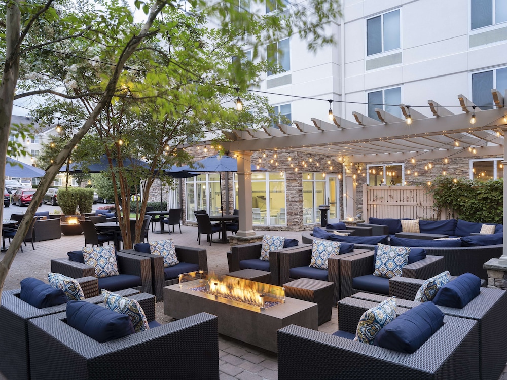 Hilton Garden Inn Melville - photo 41