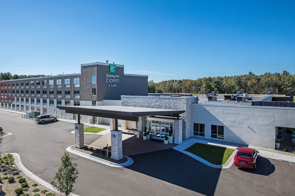 Holiday Inn Express & Suites Ludington by IHG - photo 26