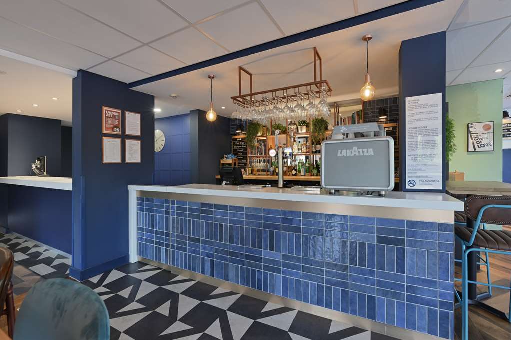 Travelodge Bracknell Central — Bracknell — photo 3