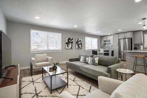 Serene 4 Bedroom Getaway in Arvada Pet friendly — 4-Star Luxury Hotel in Arvada, United States