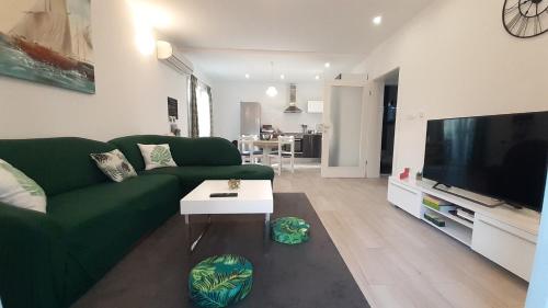 Apartment Ela — 4-Star Luxury Hotel in Trogir, Croatia