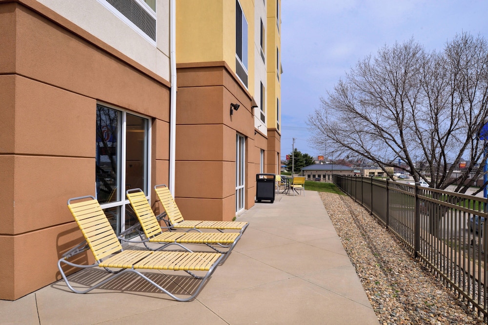 Fairfield Inn & Suites Cedar Rapids - photo 43