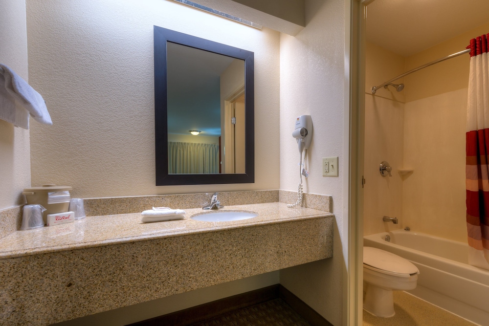 Red Roof Inn Memphis East - photo 23
