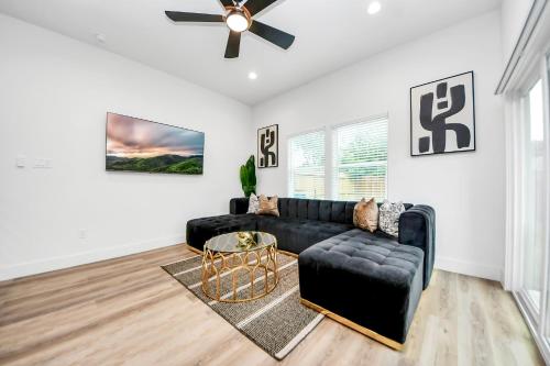 NEW The Brandōn Upscale Manor Garage Near Medical Center & NRG in Houston, United States