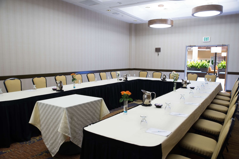 Embassy Suites by Hilton Seattle Bellevue - photo 59