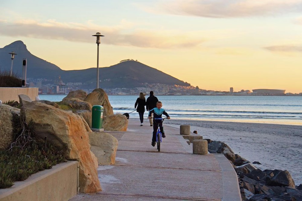 Lagoon Beach 29A — 4-Star Luxury Hotel in Cape Town, South Africa