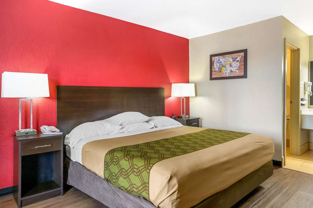 Econo Lodge Shorewood - photo 9