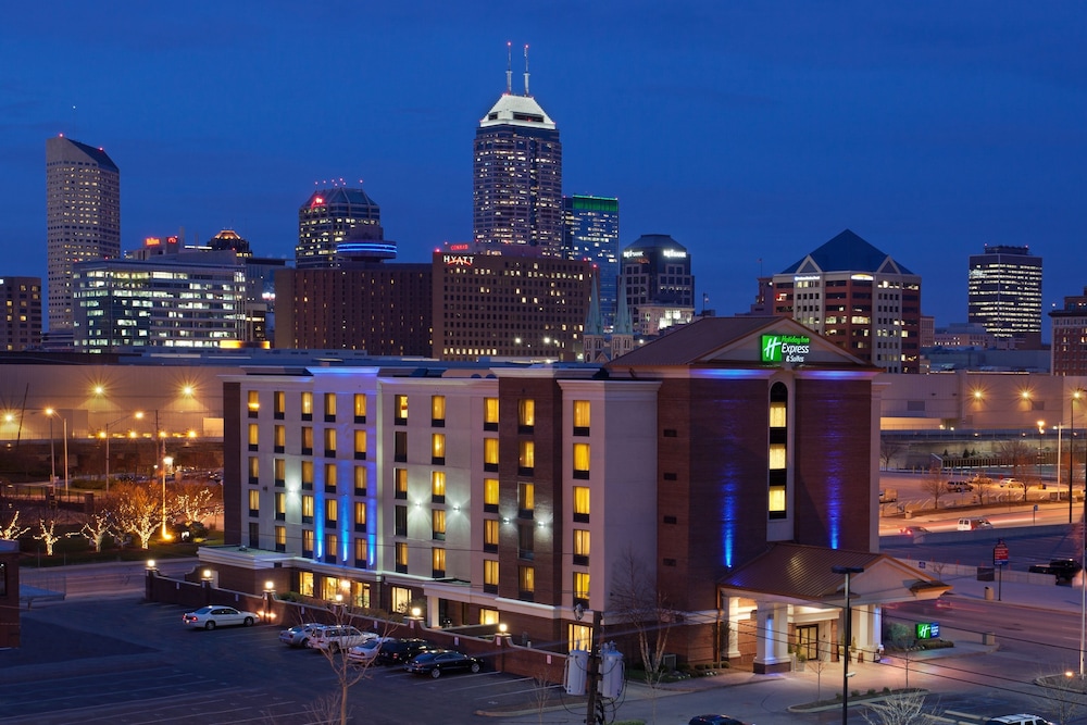 Holiday Inn Express & Suites Indianapolis Dtn Conv Ctr Area by IHG in Indianapolis, United States