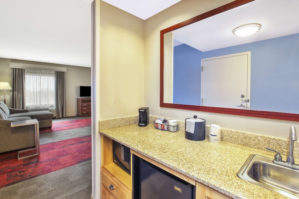 Hampton Inn & Suites Madison West - photo 16