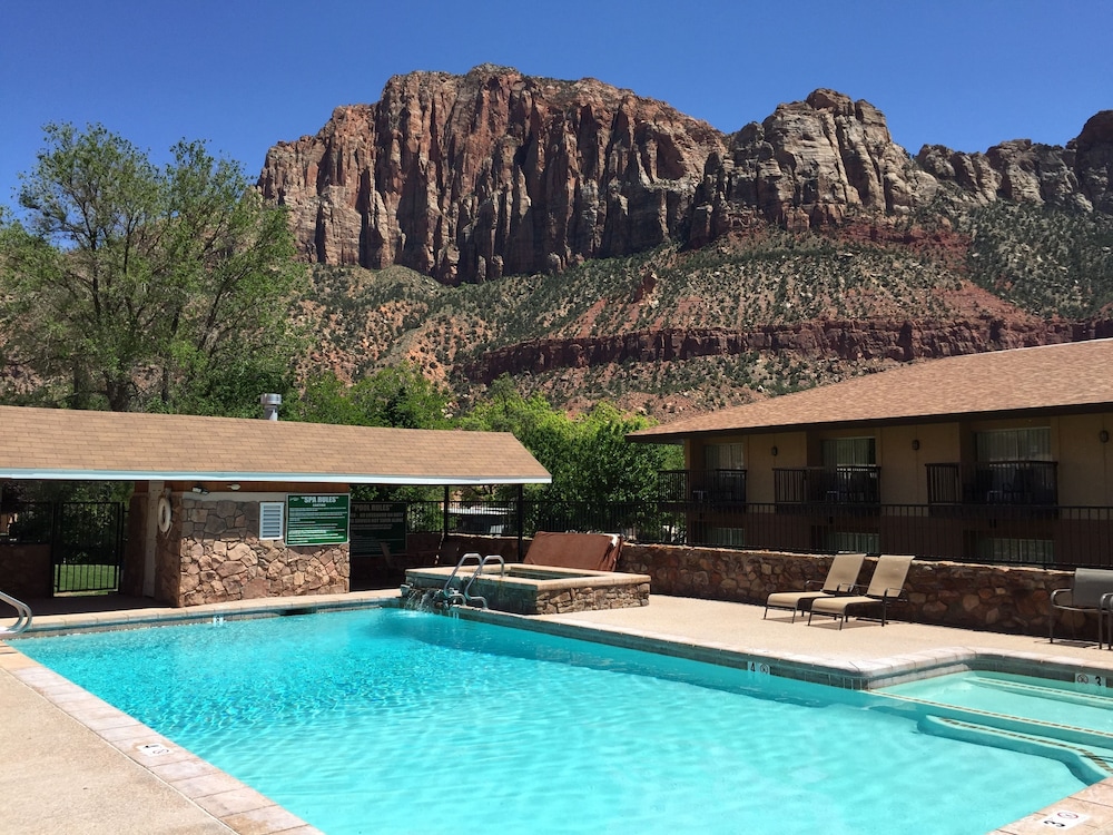 Bumbleberry Inn in Springdale, United States