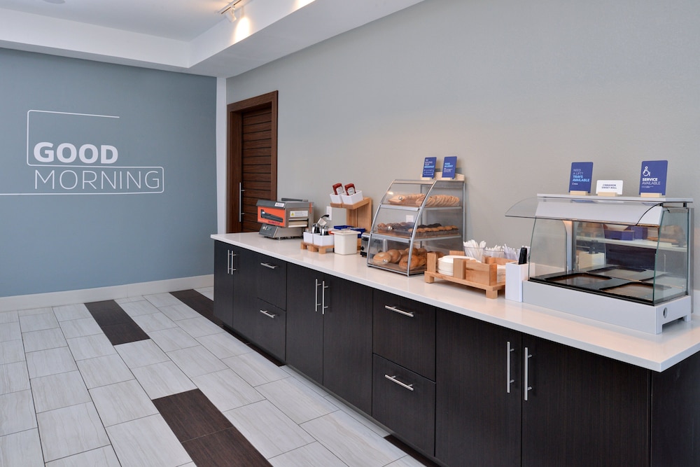 Holiday Inn Express Hotel & Suites Royse City by IHG - photo 54