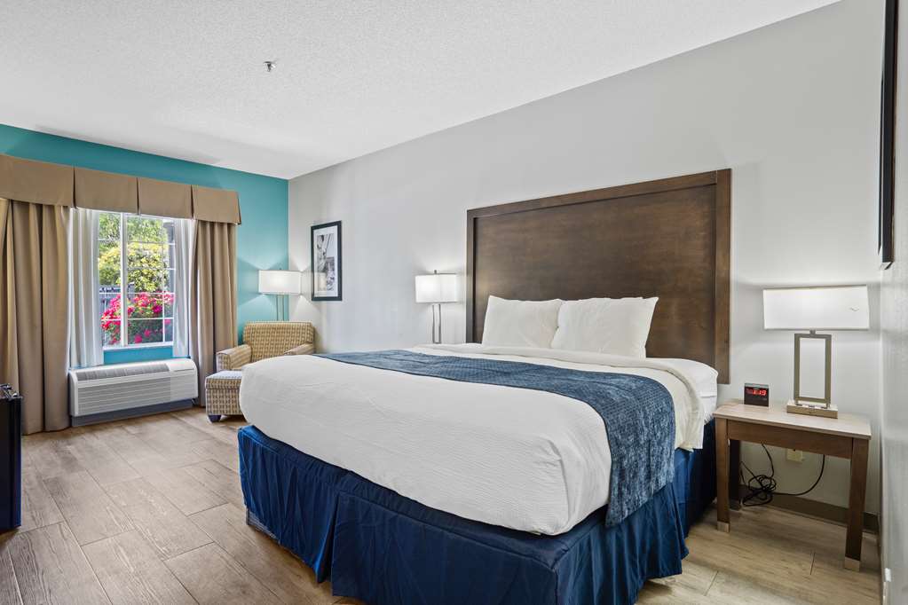 Blue Water Inn Suites BW Signature Collection - photo 27