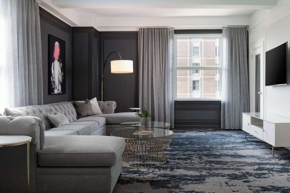Amway Grand Plaza Curio Collection by Hilton - photo 31