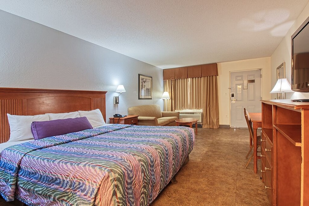 Regency Inn & Suites Macon - photo 5