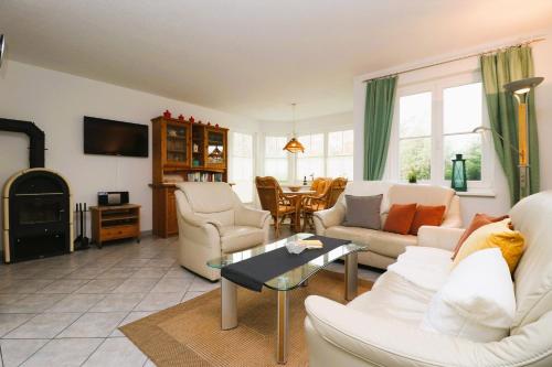 Am Leuchfeuer Haus Seeblick App 03 — 4-Star Luxury Hotel in Wustrow, Germany