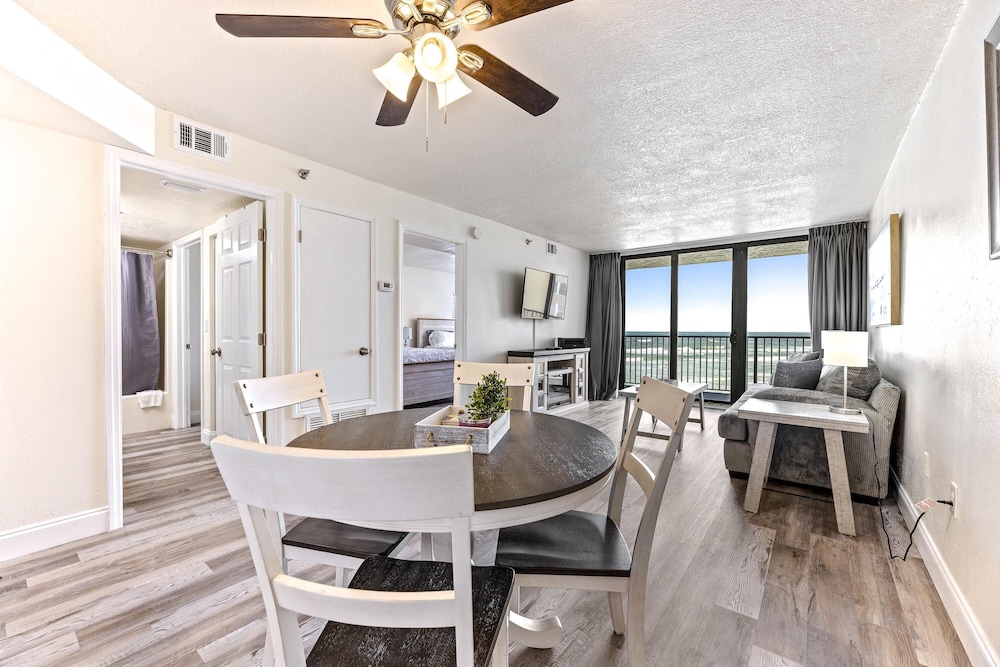 Ocean View with a beachfront pool at Ocean Trillium Condo 304 — 4-Star Luxury Hotel in New Smyrna Beach, United States