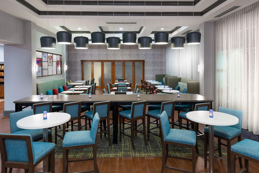 Hampton Inn & Suites Orlando Airport @ Gateway Village - photo 5