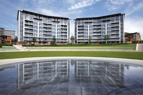 Beautiful 2 Bed in Central Birmingham: A Hidden Gem — 4-Star Luxury Hotel in Birmingham, United Kingdom