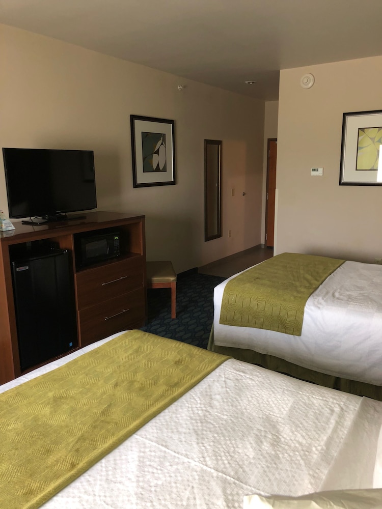 Country View Inn & Suites - photo 14