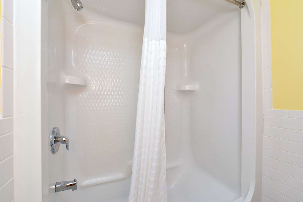 Rodeway Inn Orleans Cape Cod - photo 24