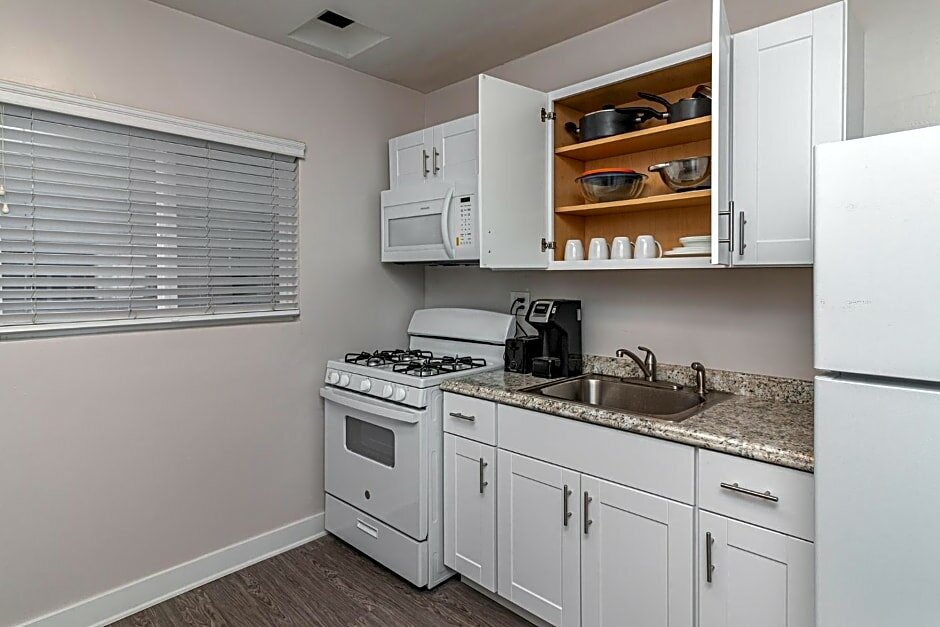 Burbank Inn - photo 17