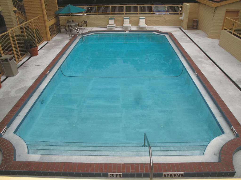 La Quinta Inn Tampa Bay Pinellas Park Clearwater - photo 10