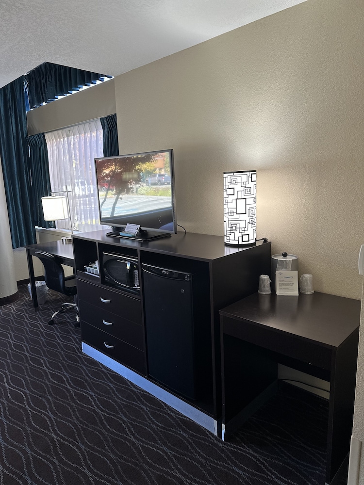 Holiday Inn Express Boise University Area by IHG - photo 20