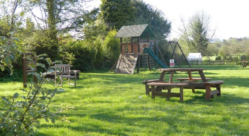 The Red Lion — 4-Star Luxury Hotel in Warminster, United Kingdom