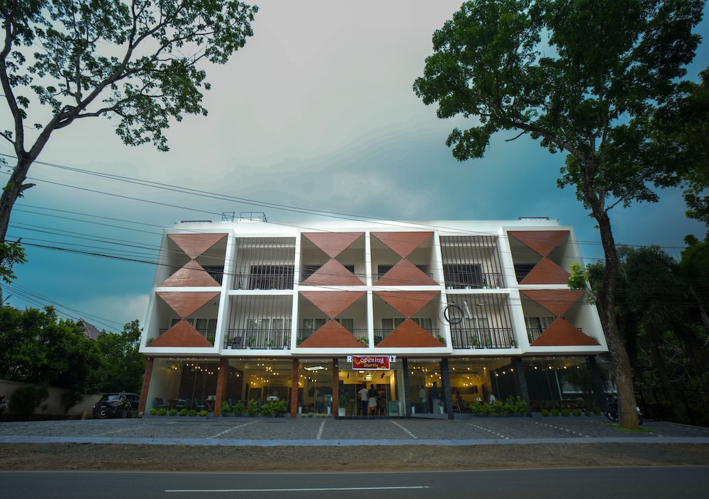 Royalton Residency — hotel in Erattupetta