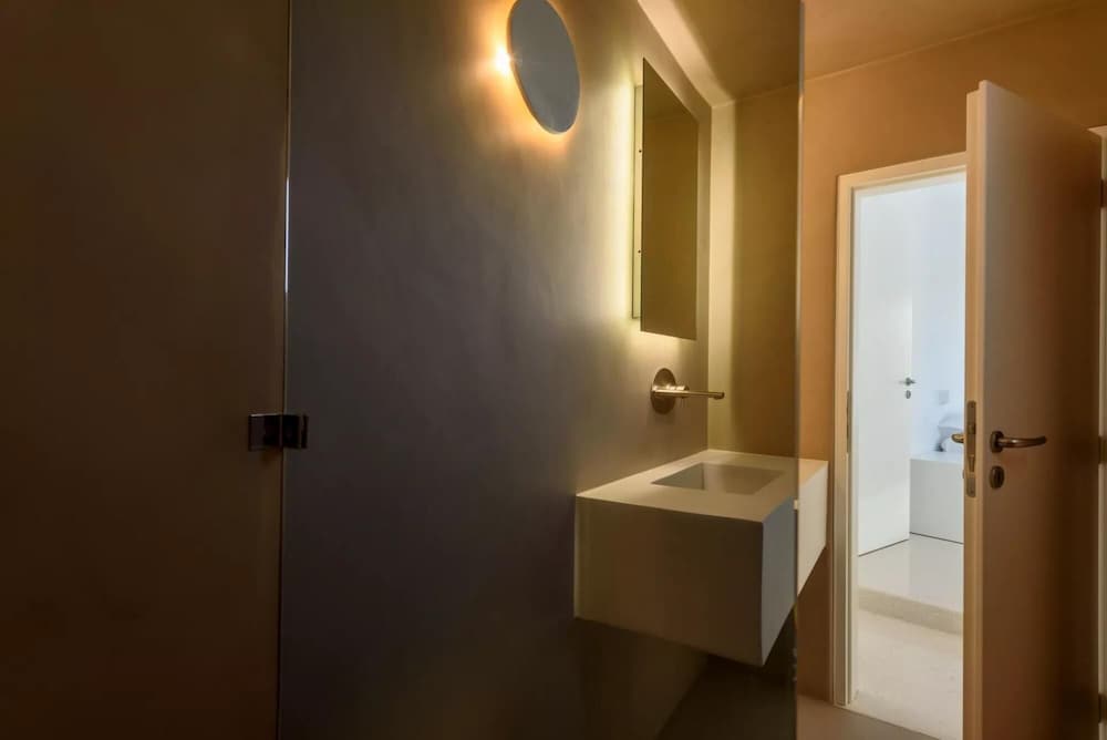Luxury Villa With Private Pool Sunset and Caldera View — 4-Star Luxury Hotel in Mesaria, Greece