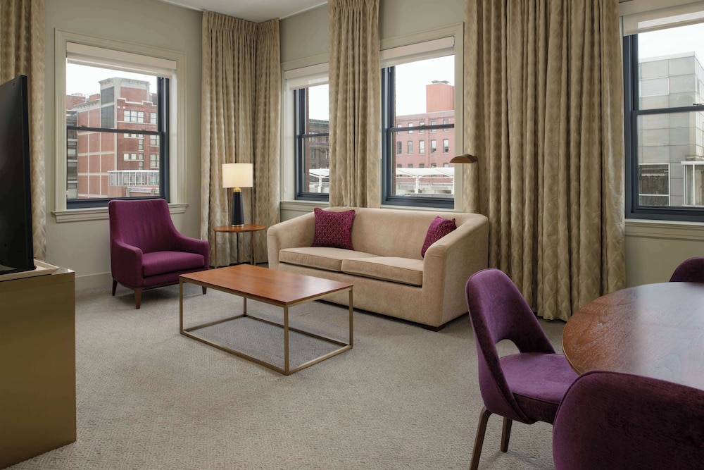 Hotel Savoy Kansas City Tapestry Collection by Hilton - photo 18