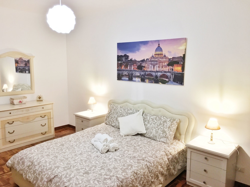 My Roman Dream 123m2 Parcheggio Gratuito Metro B — 4-Star Luxury Hotel in Rome, Italy