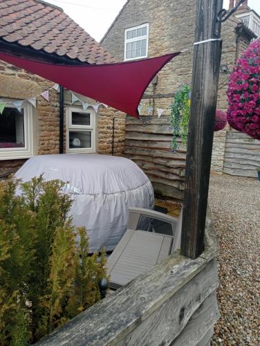 Larch Cottage Ruston with hot tub dogs go free