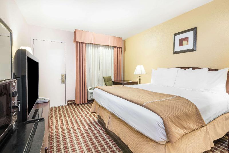 Days Inn Ottawa - photo 9