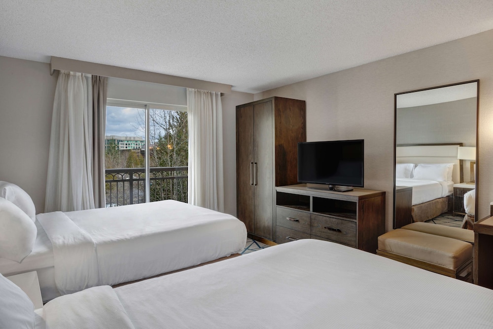 Embassy Suites by Hilton Seattle Bellevue - photo 12
