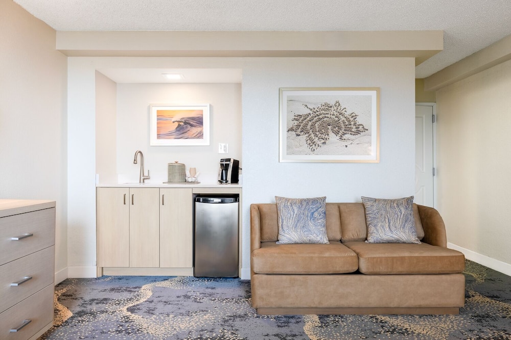 Port O Call Hotel - photo 22